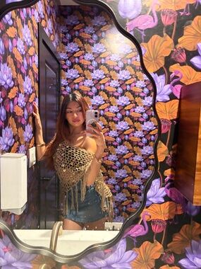 Meet your Posher, Anahi